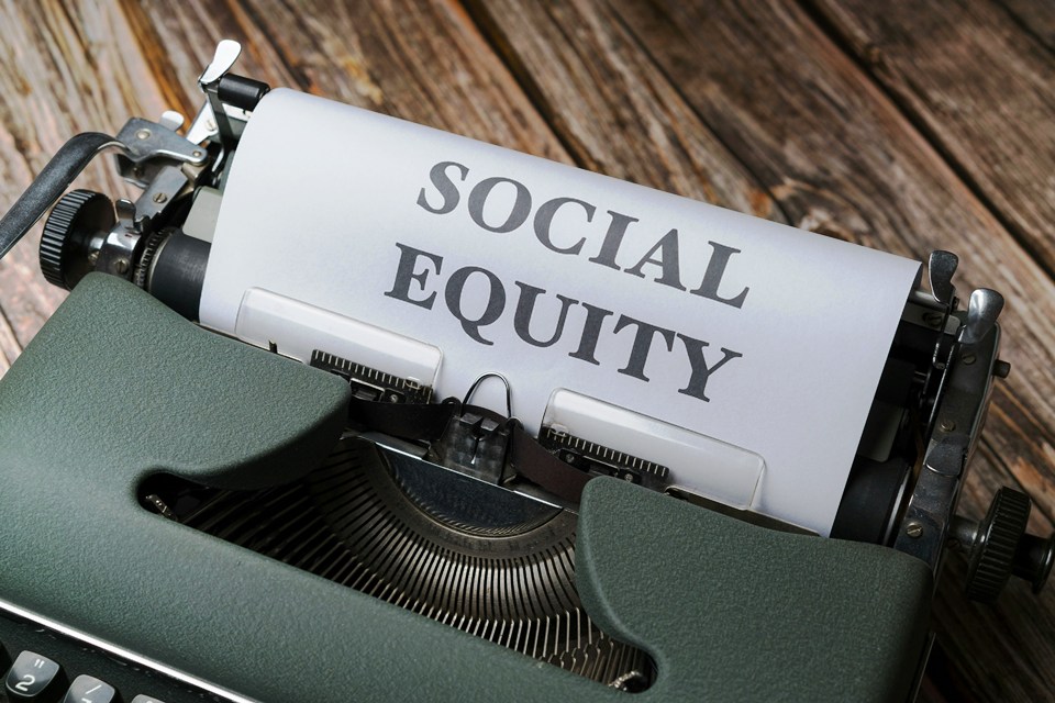 Fact-Checking Claims on Economic Inequality in South Africa - Unpacking.uk